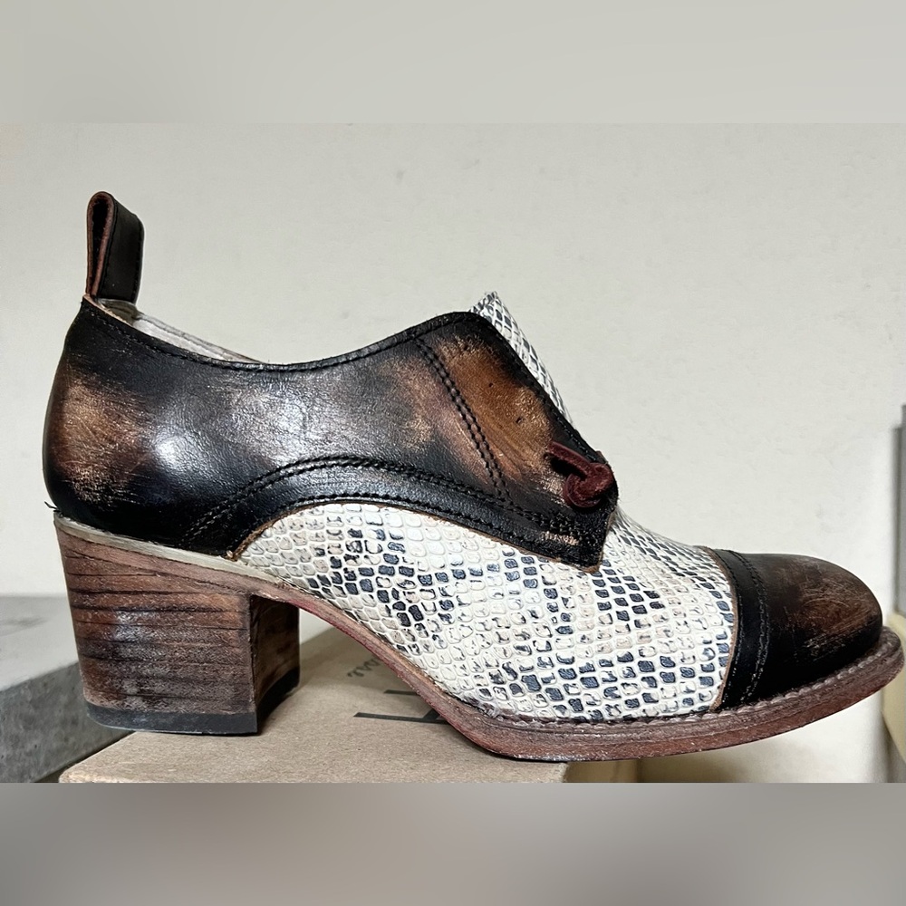 Elegant Black and White Women's Shoes